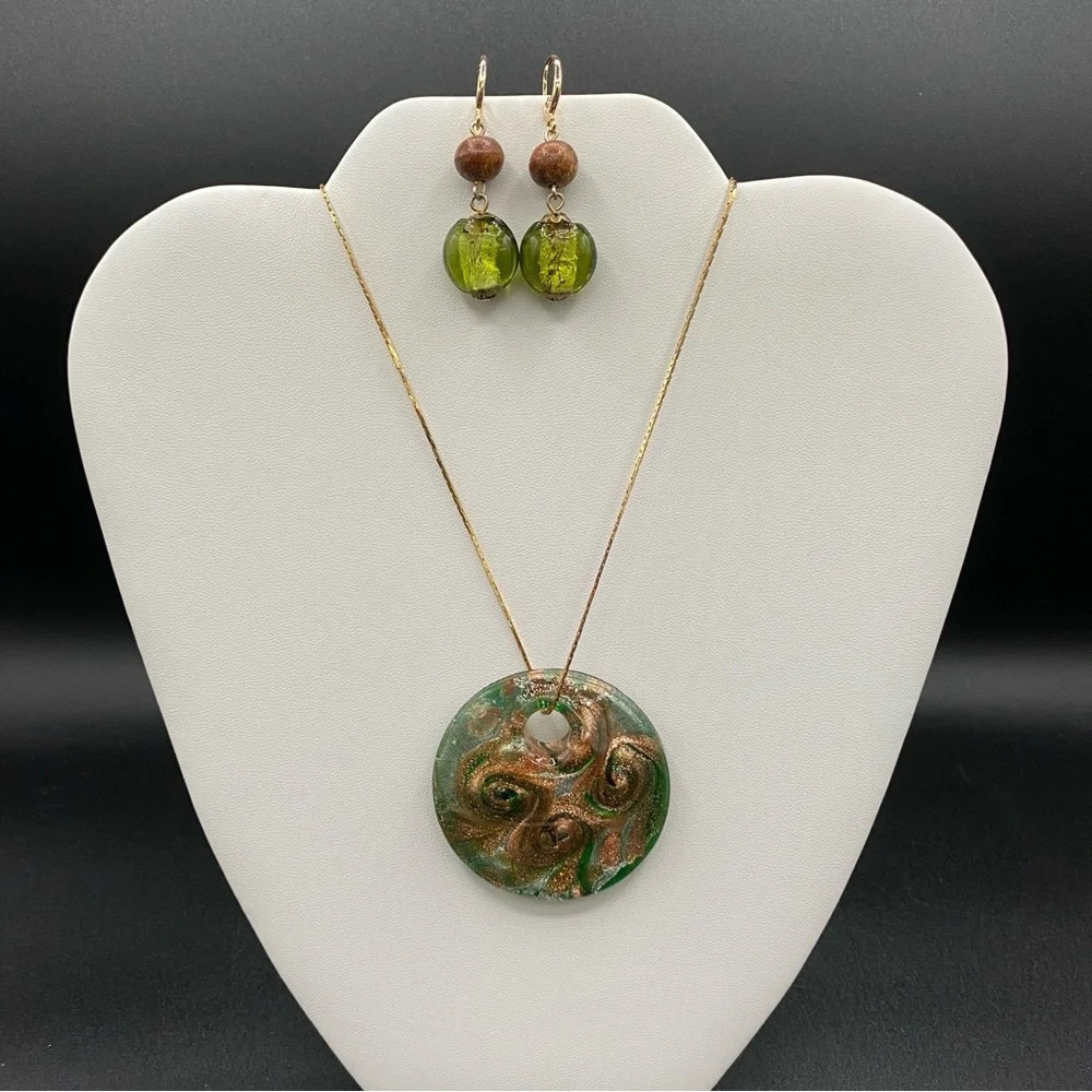 Stunning Venice Murano Green Glass Pendant and Earring Set